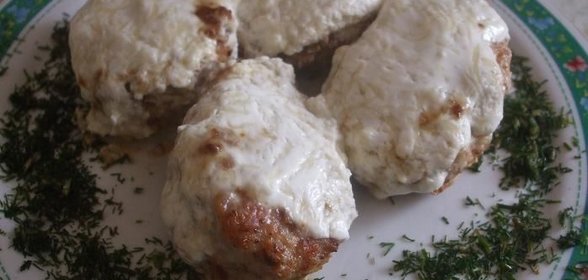 Мясные зразы с омлетом