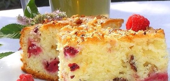 Малиновый пирог в мультиварке