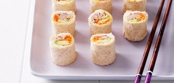 Мини-сэндвичи из авокадо и тунца в японском стиле
