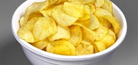 Картофельные чипсы по‑домашнему со сметаной