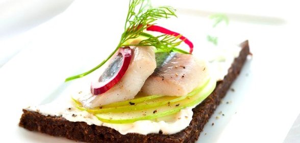 Норвежские бутерброды с селедкой