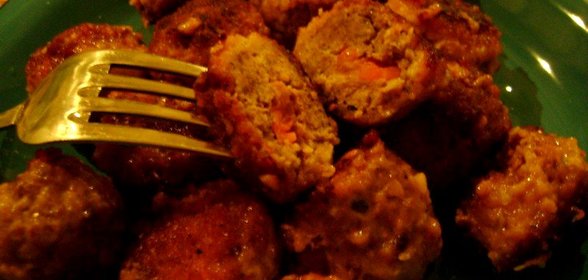 Мясные шарики с морковной начинкой