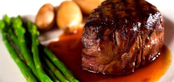 Мясо с ягодно-медовым соусом