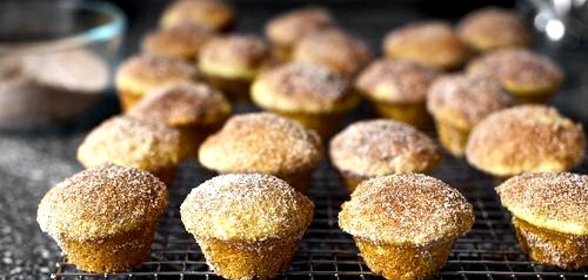 Мини-кексы с корицей и коричневым маслом