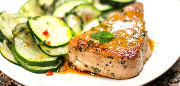 Стейки из тунца «по-маррокански»