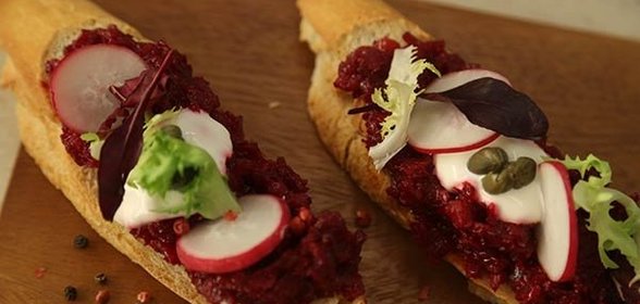 Брускетта с овощной икрой