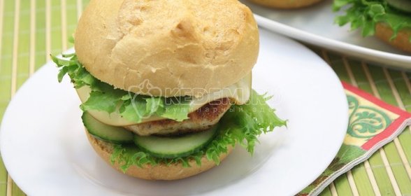 Домашние гамбургеры с куриной котлетой