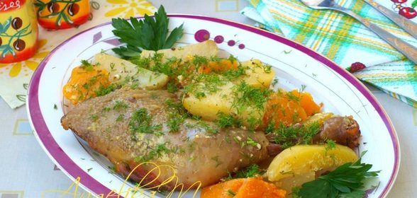 Курица запечённая в рукаве с тыквой и картофелем