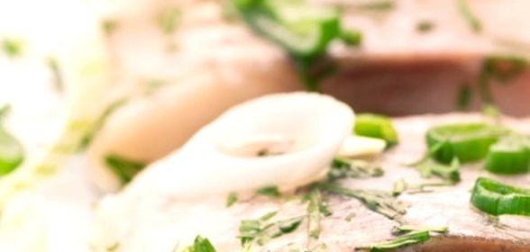 Рыбное филе, тушенное в белом вине