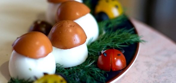 Яйца, фаршированные печенью трески