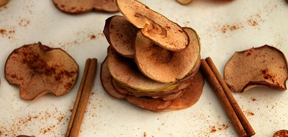 Яблочные чипсы c корицей