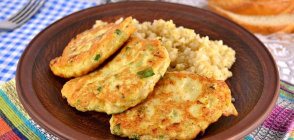 Куриные оладьи с кабачком