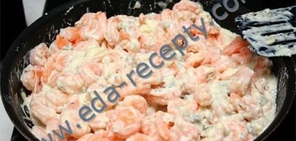 Тарталетки с креветками и сыром