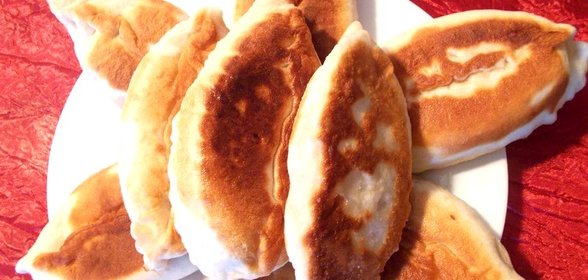 Пирожки с капустой и томатом