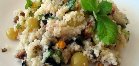 Клюквенный салат с сыром Фета и пшенной крупой