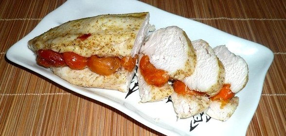 Куриная грудка запеченная с курагой