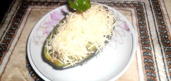 Закуска из авокадо с семгой