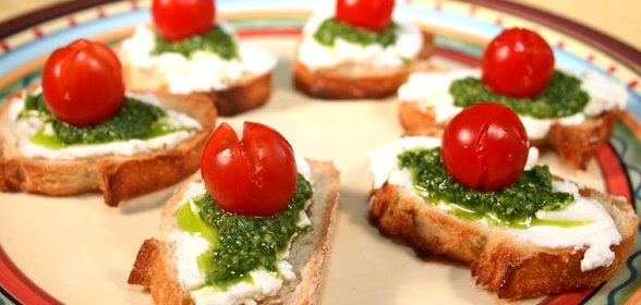 Брускетта с песто