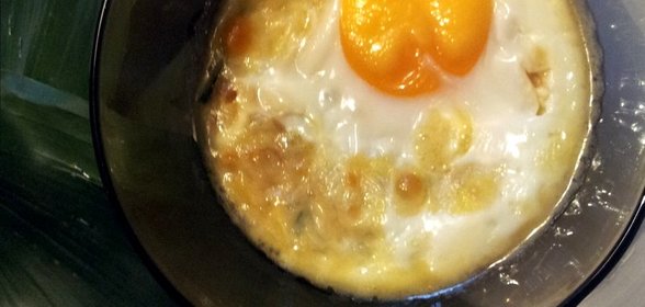 Шпинат под яйцами