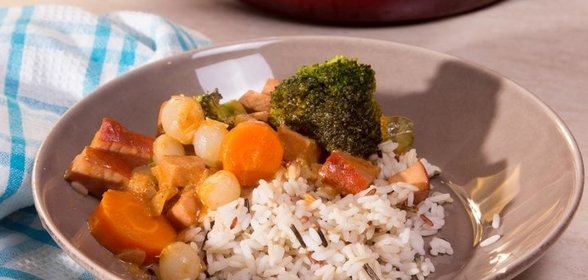 Сытный мясной горшочек