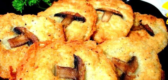 Драники из картофеля с грибным припёком