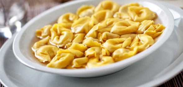 Тортеллини в бульоне