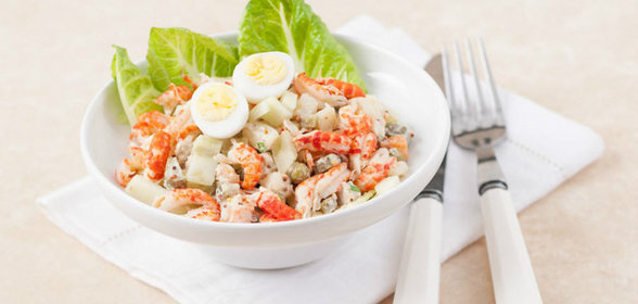 Царский оливье с раковыми шейками