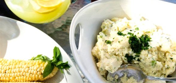Картофельный салат с мятой и ароматной заправкой
