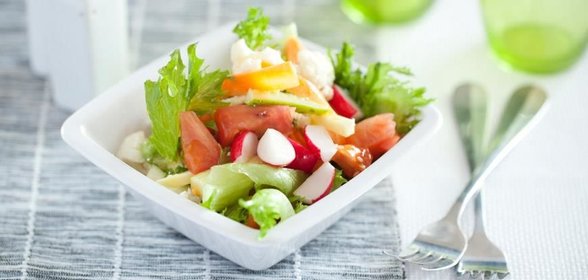 Овощной салат с кабачками