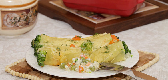 Салат с курицей и ананасами