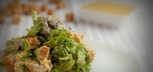 Салат Цезарь с грибами