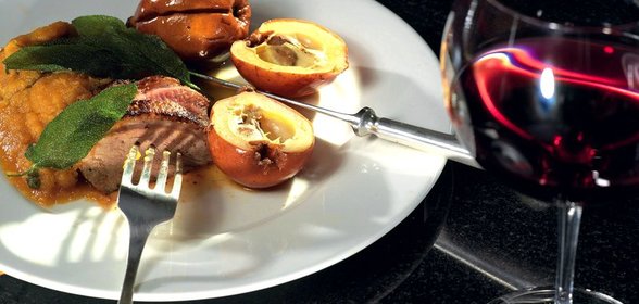 Утиная грудка с мушмулой