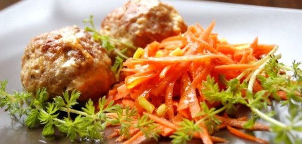 Тефтели с луком и морковью