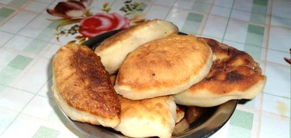 Пирожки с грибами солеными