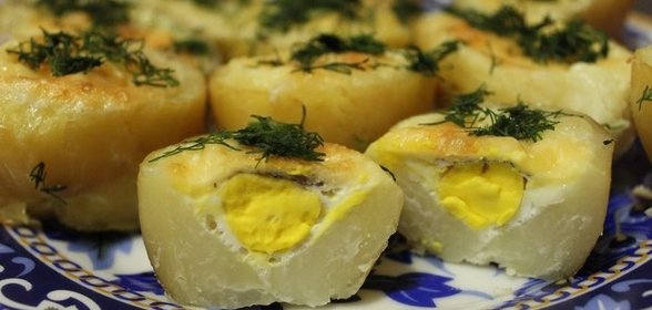 Картофель, запеченный с перепелиными яйцами