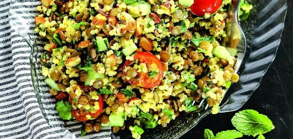 Салат с чечевицей, пшеном и миндалем