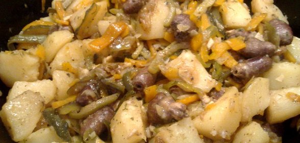 Жаркое из куриных сердец с овощами и пивом