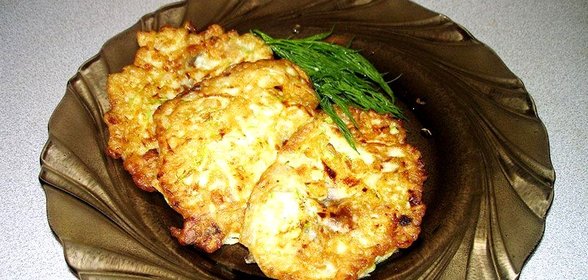 Кабачковые оладьи с грибами и луком
