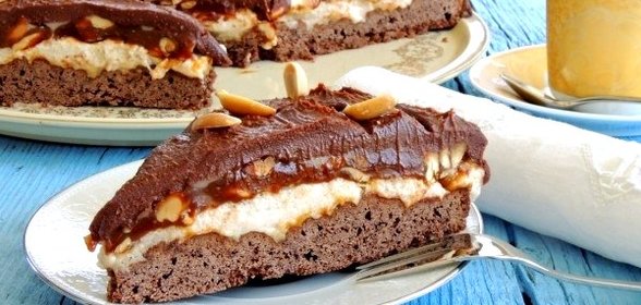 Торт «Сникерс»