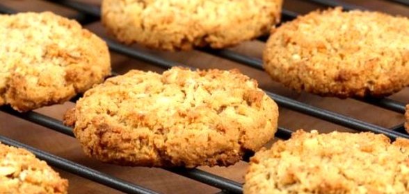 Овсяное печенье с медом и сметаной