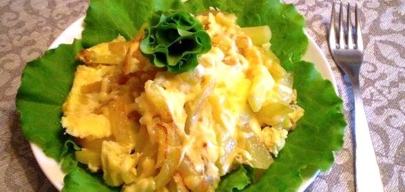 Картофель с яичной заливкой и сыром