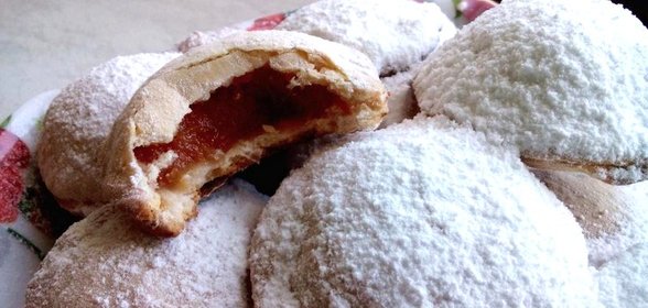 Творожное печенье с айвой