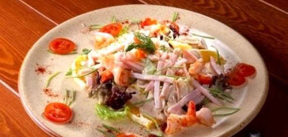 Салат с грибами и ветчиной