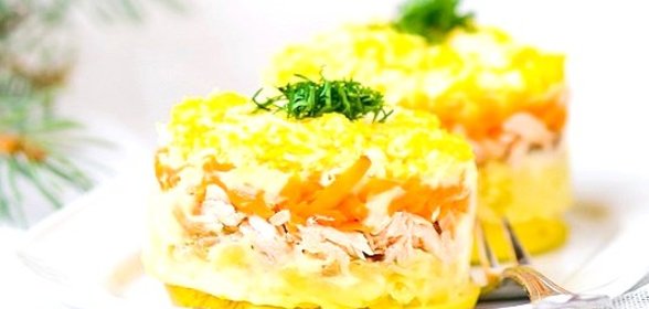 Мимоза с яблоком и сыром