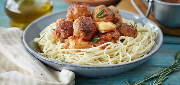 Салат из шпрот с сухариками