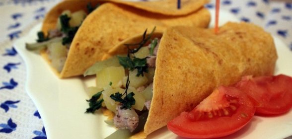 Лепешки тортилья с картофелем и свининой