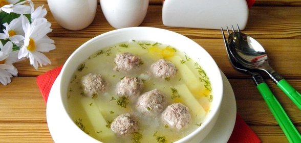 Картофельный суп с фрикадельками