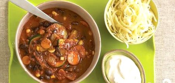 Жаркое из фасоли, кукурузы и помидоров