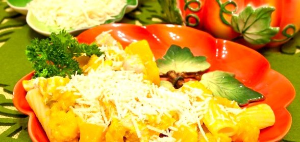 Макароны с тыквой и филе индейки