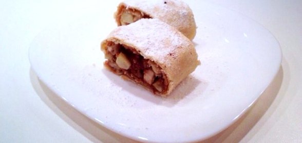 Штрудель с яблоками и изюмом